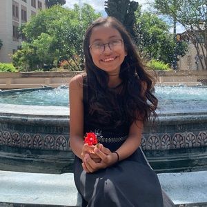 Meet your Posher, Alyssa